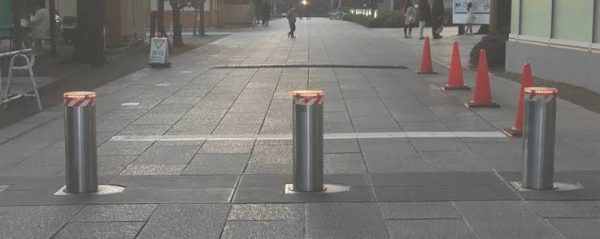 Bollards Guide: Choosing The Right Type For You